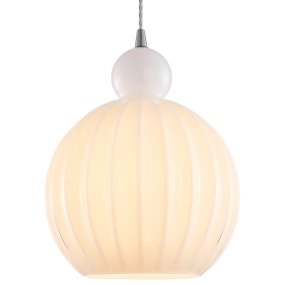 Ball Ball Ø32 Opaal hanglamp Van Halo Design - Het geribbelde glas creëert een prachtige illusie wanneer de lamp brandt.
