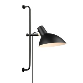 Metropole Ø24 Zwart wandlamp Van Halo Design - Het is aan te raden om de lamp in de woonkamer te plaatsen als decoratief interieurelement of in de leeshoek als leeslamp.