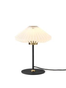 Paris 32cm Zwart tafellamp Van Halo Design - Paris is niet zomaar een lamp, maar een decoratief detail dat de sfeer in uw huis verbetert.