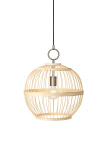 Stockholm Nordic Ø40 Natuur hanglamp Van Halo Design - De open constructie creëert een interessant lichtspel in de kamer, terwijl de subtiele messing details een verfijnde toets toevoegen.