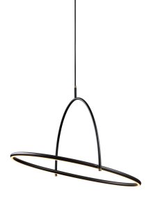 Tilt Ø60 Zwart hanglamp Van Halo Design - Tilt past perfect boven de eettafel of in de woonkamer, waar het functionele verlichting combineert met een modern design.
