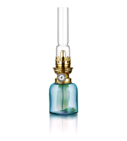 Koholmen Lichtblauw Van Karlskrona lampfabrik - Deze lamp is inmiddels in drie maten en in verschillende kleuren verkrijgbaar en is uitgegroeid tot een van onze meest geliefde klassiekers.