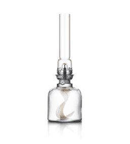 Kungsholmen Transparant Van Karlskrona lampfabrik - Deze lamp is inmiddels in drie maten en in verschillende kleuren verkrijgbaar en is uitgegroeid tot een van onze meest geliefde klassiekers.