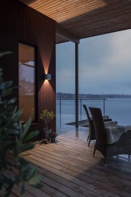 Cremona Grijs buitenlamp Van Konstsmide - Dankzij de duurzame materialen en hoge kwaliteit is deze lamp zowel mooi als weerbestendig: een ideale investering voor langdurige stijl en functionaliteit.