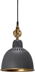 Cleveland Ø23 Grijs hanglamp Van PR Home - De lamp heeft een snoer van 1,6 meter lang en een plafondkap in dezelfde kleur als de lamp.