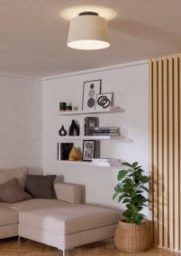 Febres Ø35 Wit Van Eglo - De zwarte plafondbevestiging zorgt voor een stijlvol contrast met de lampenkap en draagt bij aan een moderne uitstraling in de kamer.