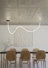 Glow 300cm Zwart Van Eglo - De Glow plafondlamp is een flexibele verlichtingsoplossing met een 3 meter lange siliconen lichtbuis die in de gewenste vorm kan worden gebogen.