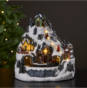 Alpville 25cm Veelkleurig Van Star Trading - Prachtige kerstdecoratie in de vorm van een decoratief winterlandschap met kabelbaan, ski&euml;rs en een station met draaiende trein.