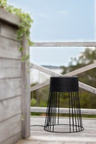 Koster Zwart Van Globen Lighting - Koster is een grafische lamp met IP44-classificatie.