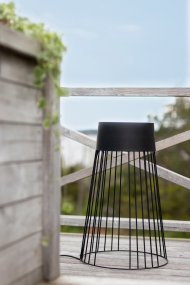 Koster Zwart Van Globen Lighting - Koster is een grafische lamp met IP44-classificatie.