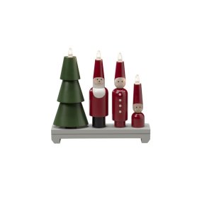 Adventskandelaar Kerstman Rood/groen Van Konstsmide - Deze kaarsenhouder is een uitstekende keuze voor wie een adventkaarsenhouder zoekt met een speelse en persoonlijke touch.