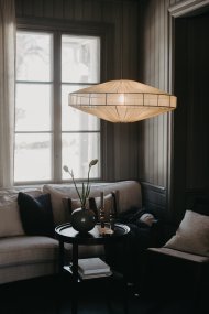 Alba Lampenkap Excl. Ophanging Ø78 Groente hanglamp Van Alde & Lind - Met de semi-transparante stof in saliegroen heeft de lampenkap Alba een verfijnde en elegante uitstraling.