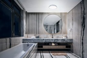 LED Bath Ø30 Chroom badkamerlamp Van Ledvance - F&auml;rgtemperaturen g&aring;r att justera mellan 3000K varmvitt ljus och 4000K kallvitt ljus genom att trycka snabbt tv&aring; g&aring;nger p&aring; din v&auml;ggstr&ouml;mbrytare.