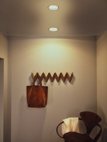 Decor Filament Echo 7W Aluminium Van Ledvance - In de eerste positie licht de kleinere cirkel in het midden op, in de tweede positie licht de buitenste cirkel op en in de derde positie lichten ze allebei tegelijkertijd op.