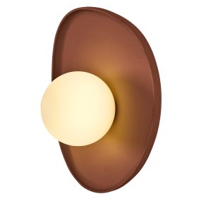 Clay Nest 26cm Bruin wandlamp Van Ledvance - Glaskupan i opal som omfamnar ljusk&auml;llan skapar ett fint och bl&auml;ndfritt ljus i rummet.