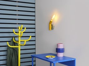 Straw Geel wandlamp Van Ledvance - Straw &auml;r en lekfull v&auml;gglampa med h&auml;rliga kul&ouml;rer.