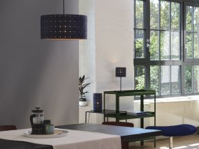 Felt Weaving Ø48 Donkergrijs hanglamp Van Ledvance - Dekorativ pendel med sk&auml;rm gjord av fl&auml;tad filt vilket ger en fin och varm ljusspridning i rummet.