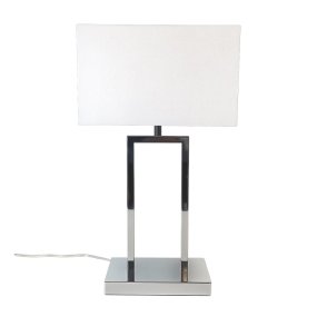 Gemma 52cm Chroom Van Nordic Lighting - Een elegante tafellamp van metaal met een stijlvolle chromen afwerking die een exclusieve indruk wekt.