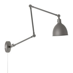 Bazar 122cm Grijs wandlamp Van By Rydéns - Dankzij de buigzame scharnieren en de richtbare lampkop is Bazar ideaal als leeslamp in de slaapkamer en als lichtbron boven het aanrecht in de keuken.