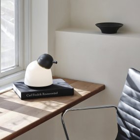 Bird 22cm Zwart/messing Van Belid - Met de aan/uit-schakelaar op het snoer kunt u de lamp in 3 stappen dimmen om de helderheid naar wens aan te passen.