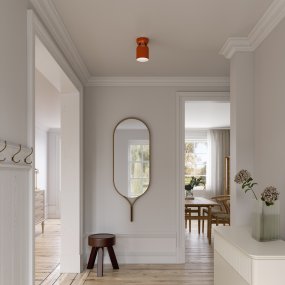 Lennon Ø13 Oranje plafondlamp Van CO Bankeryd - Lennon is een stijlvolle en compacte metalen plafondlamp met een donkere, oranje kleur die een harmonieuze uitstraling geeft.