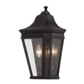 Cotswold Lane Zwart buitenlamp Van Elstead Lighting - De heldere en formele stijl van de lamp draagt bij aan een traditionele esthetiek die is geïnspireerd op oudere verlichting.