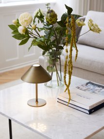 Hygge 20cm Antiek messing Draagbare Van Halo Design - Hygge is een veelzijdige en stijlvolle verlichting die geschikt is voor alle gelegenheden en beschikt over een dimfunctie.