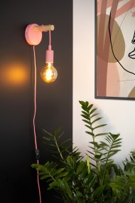 Pola Roze kinderlamp Van Lucide - De lengte van het snoer kan worden aangepast door het decoratief om de lamp te wikkelen.