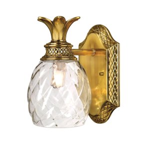 Plantation Ø12 Messing badkamerlamp Van Elstead Lighting - Het verfijnde metaalwerk van gepolijst messing wordt aangevuld met bladachtige en decoratieve details die een luxueuze uitstraling creëren.