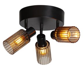 Kiera 3 Zwart/amber spot Van Cottex - De combinatie van zwart metaal en amberkleurig glas geeft Kiera een warme en elegante uitstraling die in diverse ruimtes past.