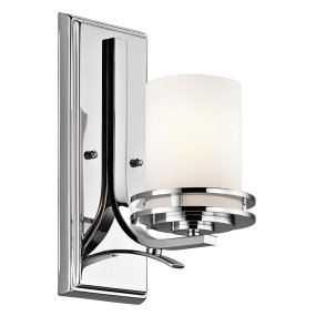 Hendrik 30cm Gepolijst chroom badkamerlamp Van Elstead Lighting - Met zijn gepolijste chromen afwerking en elegante opaalglazen kap creëert hij een stijlvolle en verfijnde indruk.