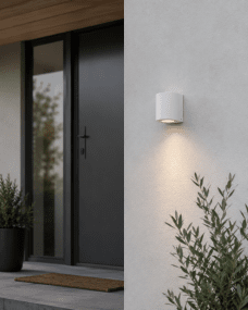 Tor Single Wit buitenlamp Van Lampan - Lampan lyser fint ner p&aring; v&auml;ggen och skapar en h&auml;rlig atmosf&auml;r.