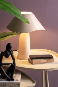 Ameno 33cm Lichtroze tafellamp Van Leitmotiv - Ameno is een stijlvolle tafellamp van metaal met een glanzende lichtroze afwerking die een zachte en harmonieuze uitstraling geeft.