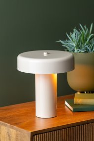 Riqueza Palo 26cm Greige tafellamp Van Leitmotiv - Riqueza Palo is een stijlvolle tafellamp van metaal met een glanzende afwerking in een lichtgrijsbruine kap.