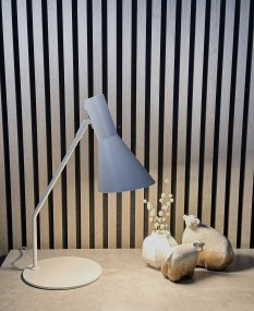 Ceres 46cm Beige bureaulamp Van Aneta Lighting - De CERES tafellamp heeft een stijlvol en tijdloos design met rechte en strakke vormen.