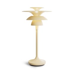 Picasso 35cm Lichte honing tafellamp Van Belid - De tafellamp heeft sobere, felle kleuren die goed te combineren zijn met een klassiek Scandinavisch interieur.