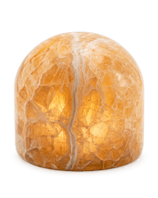 Marble 9cm Beige Van Unison - De tafellamp werkt op 2 AA-batterijen en heeft een timerfunctie met een brandduur van 6 uur en een uitschakelduur van 18 uur.