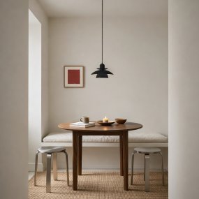 Primus IV Ø28 Matzwart hanglamp Van Belid - Het ontwerp dateert uit het midden van de jaren 80, maar door de jaren heen en door de verschillende trends die voorbij zijn gekomen, zijn de kleuren veranderd.