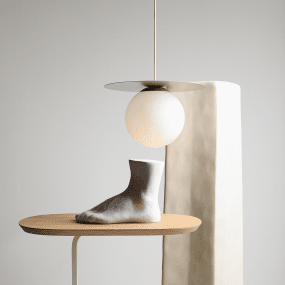 Loop Ø34 Beige hanglamp Van Artera - Loop is een moderne hanglamp met een retro design in een mooie beige kleur.