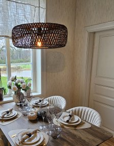 Savanna Ø57 Bruin hanglamp Van Aneta Lighting - De Savanna plafondlamp is een natuurlijke en aardse lamp die perfect is voor het moderne, Scandinavische huis.