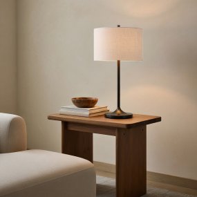 Soft 64cm Wit/brons Van Belid - De Soft tafellamp is een stijlvolle en harmonieuze lamp met een kap van wit, Europees vlas en een voet met een metallic bronzen afwerking.