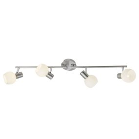 Tiara 4 Zilver spot Van Brilliant - Met de verstelbare lampenkoppen van wit glas richt je het licht eenvoudig op specifieke plekken of details in de kamer.