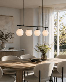 Globi 4 78cm Zwart-wit hanglamp Van Nordic Lighting - Globi is een decoratieve blikvanger die zowel in moderne als in meer klassieke interieurs perfect tot zijn recht komt.