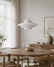 Stealth 2 Ø50 Wit hanglamp Van Nordic Lighting - De gelaagde kappen zorgen voor een aangenaam en gericht licht en dragen bij aan de decoratieve vorm van de lamp.