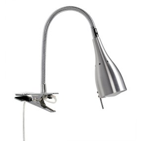 Tanum Aluminium klemlamp Van Armaturhantverk - Dankzij de verstelbare flexarm kunt u het licht eenvoudig richten, ideaal voor lezen of werken.