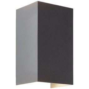 Hilly Donkergrijs buitenlamp Van Brilliant - Hij is perfect voor de entree, waar hij veilig licht creëert tijdens de donkere maanden van het jaar, maar kan ook dienen als stijlvol detail aan de buitenmuur.