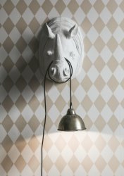 Bella Ø18 Goud raamlamp Van PR Home - Stijlvolle en moderne plafond- en raamlamp van metaal met een industrieel design.