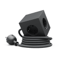 Square 1 with 30W Dual USBC & Magnetic base, 1.8m Zwart Van Avolt - Stekkerdoos van Avolt met een stijlvol design, voorzien van een lang PVC-snoer, een kubus van gerecycled plastic en een magnetisch plaatje aan de onderkant, zodat u de stekkerdoos gemakkelijk aan de muur kunt hangen.