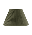 Fabric Lamp Shade 300 Bosgroen Van Karlskrona lampfabrik - Klassieke textielklep van geplooid katoen met een ringzoom voor eenvoudige bevestiging.