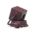 Square 1 with 30W Dual USBC & Magnetic base, 1.8m Bourgogne Van Avolt - Switch van Avolt met een stijlvol design, een lange PVC-kabel, een kubus van gerecycled plastic en een magnetische plaat aan de onderkant om hem aan de muur te hangen.